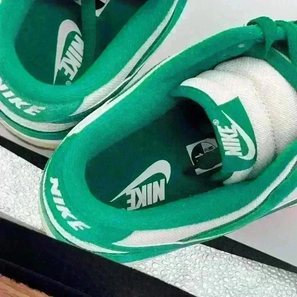 DUNK LOW SE 'PHANTOM/MALACHITE-GUM LIGHT BROWN - Picture 10 of 13